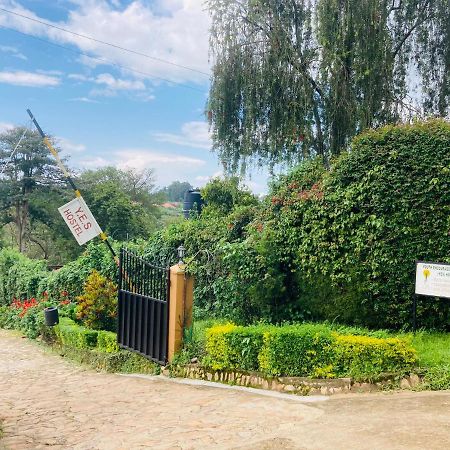 Yes Hostel Fort Portal Eksteriør bilde