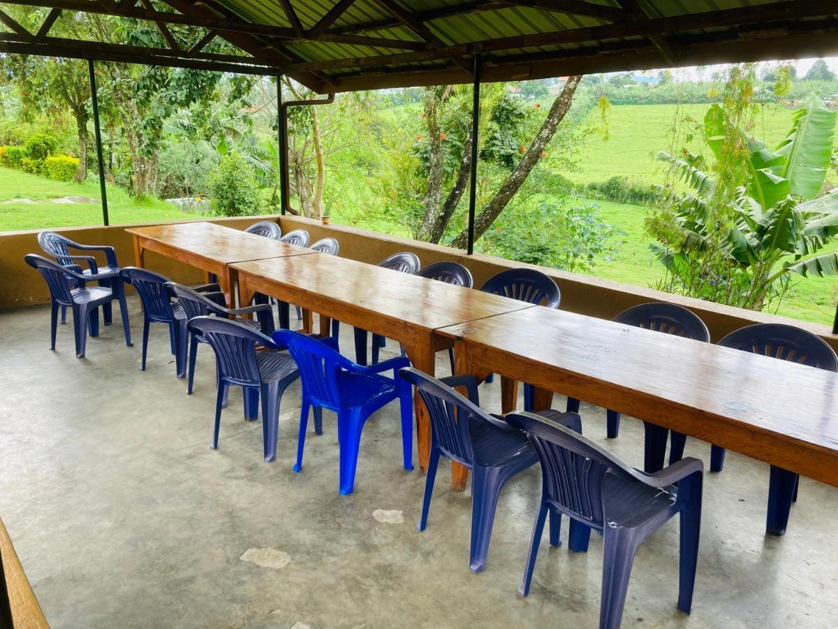 Yes Hostel Fort Portal Eksteriør bilde